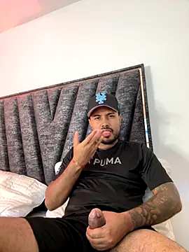 Snapshot of PapiStan chatting on September 2025 03:12:01 AM PapiStan online show from September 2025 03:12:01 AM