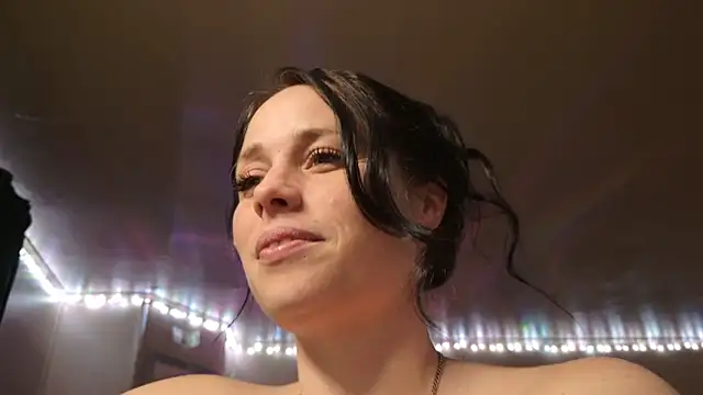 Snapshot of mavismable chatting on January 2026 04:49:02 AM mavismable online show from January 2026 04:49:02 AM