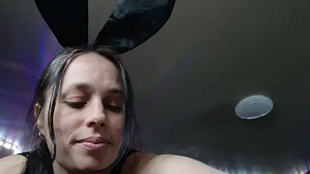 Snapshot of mavismable chatting on April 2026 04:22:01 AM mavismable online show from April 2026 04:22:01 AM