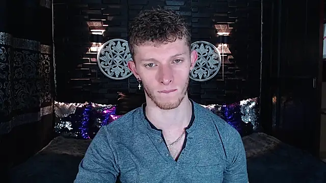 Snapshot of andrewxbi chatting on September 2025 01:11:02 PM andrewxbi online show from September 2025 01:11:02 PM