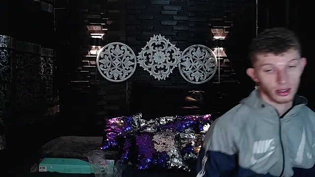 Snapshot of andrewxbi chatting on September 2025 12:06:01 PM andrewxbi online show from September 2025 12:06:01 PM