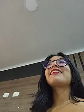 Snapshot of Pretty_roxxyy chatting on November 2025 12:27:02 PM Pretty roxxyy online show from November 2025 12:27:02 PM