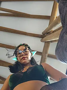 Snapshot of Pretty_roxxyy chatting on November 2025 01:00:01 PM Pretty roxxyy online show from November 2025 01:00:01 PM