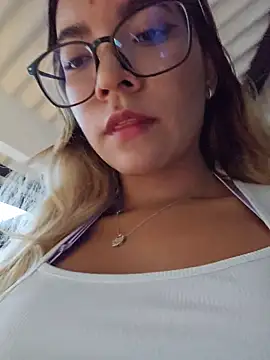 Pretty roxxyy online show from July 2026 11:47:01 AM