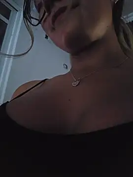 Pretty roxxyy online show from July 2026 11:23:02 AM