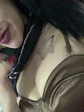 QueenLujaine online show from August 2026 11:30:02 PM