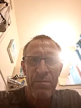 moasslicker online show from September 2025 11:10:01 AM