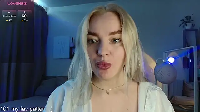 Snapshot of Eva___forever chatting on April 2026 04:21:02 AM Eva forever online show from April 2026 04:21:02 AM