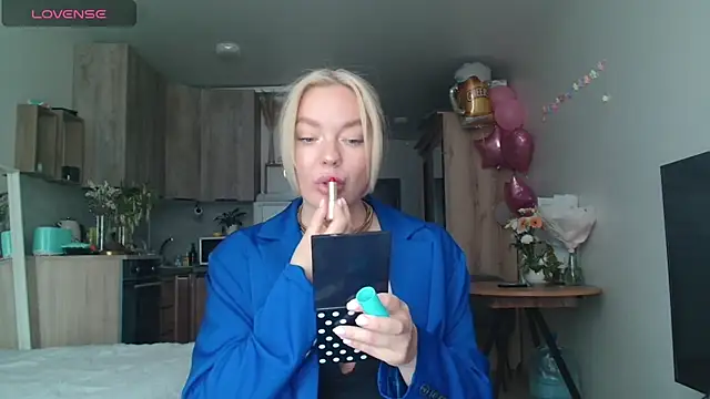 Snapshot of Eva___forever chatting on May 2026 05:03:02 AM Eva forever online show from May 2026 05:03:02 AM
