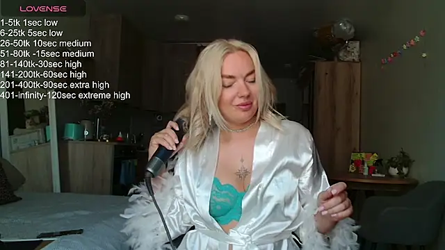 Snapshot of Eva___forever chatting on June 2026 04:05:01 AM Eva forever online show from June 2026 04:05:01 AM