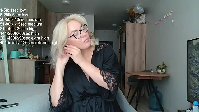 Snapshot of Eva___forever chatting on June 2026 06:36:02 AM Eva forever online show from June 2026 06:36:02 AM