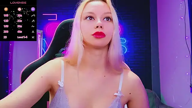 Snapshot of AlessiaCroft chatting on March 2026 05:02:02 AM AlessiaCroft online show from March 2026 05:02:02 AM