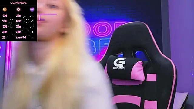 Snapshot of AlessiaCroft chatting on March 2026 03:55:02 AM AlessiaCroft online show from March 2026 03:55:02 AM