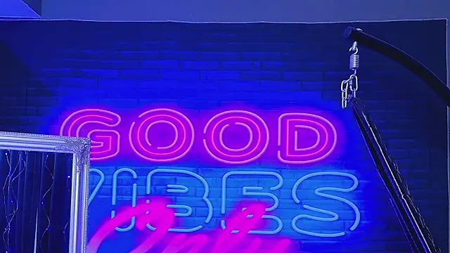 Snapshot of AlessiaCroft chatting on April 2026 04:10:02 AM AlessiaCroft online show from April 2026 04:10:02 AM