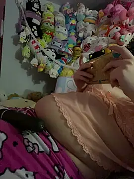 Snapshot of w3tkittty chatting on February 2026 01:07:01 PM w3tkittty online show from February 2026 01:07:01 PM