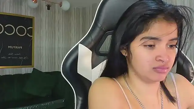 clementine t online show from November 2025 12:31:02 PM