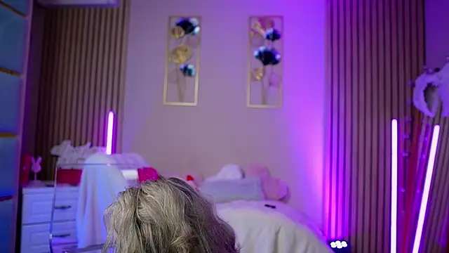 Snapshot of SabrinaJade chatting on March 2026 06:28:01 AM SabrinaJade online show from March 2026 06:28:01 AM