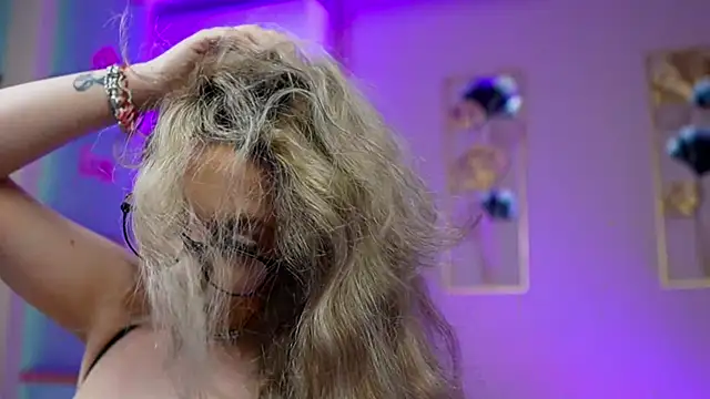 Snapshot of SabrinaJade chatting on March 2026 06:41:02 AM SabrinaJade online show from March 2026 06:41:02 AM