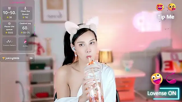 LunaBelle1984 online show from November 2025 03:11:01 PM