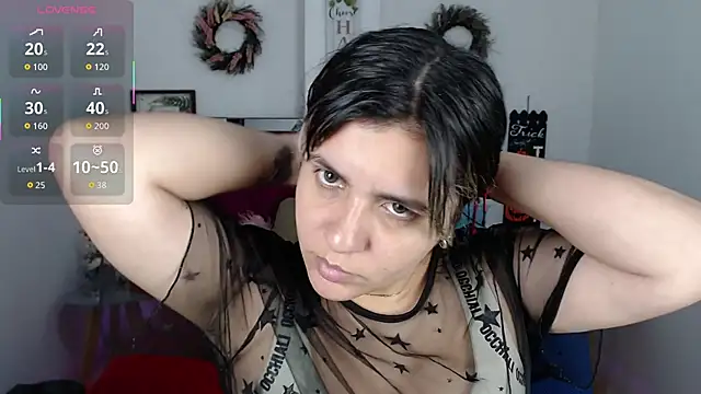 Snapshot of Isa-lox chatting on October 2025 09:28:02 PM Isa-lox online show from October 2025 09:28:02 PM