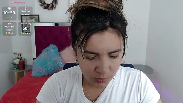 Snapshot of Isa-lox chatting on November 2025 09:25:02 PM Isa-lox online show from November 2025 09:25:02 PM