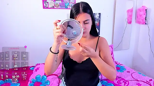 mialeia01 online show from October 2025 12:04:02 PM