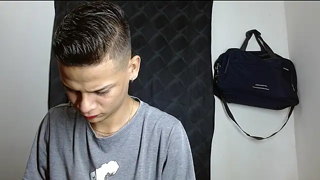 axce1 boy24 online show from October 2025 12:05:01 PM