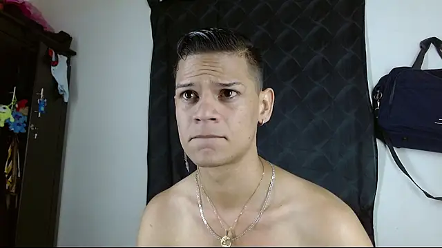 axce1 boy24 online show from November 2025 01:11:01 PM