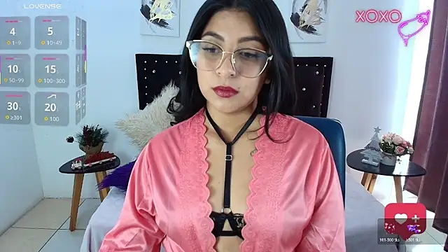 Ariana F W online show from December 2025 01:29:02 PM