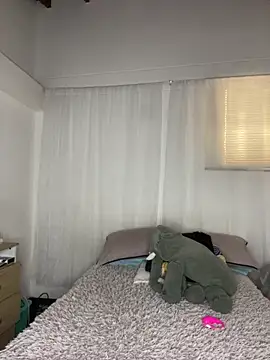 Snapshot of Mia__Gray chatting on November 2025 06:18:01 PM Mia Gray online show from November 2025 06:18:01 PM