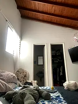 Snapshot of Mia__Gray chatting on December 2025 06:57:02 PM Mia Gray online show from December 2025 06:57:02 PM