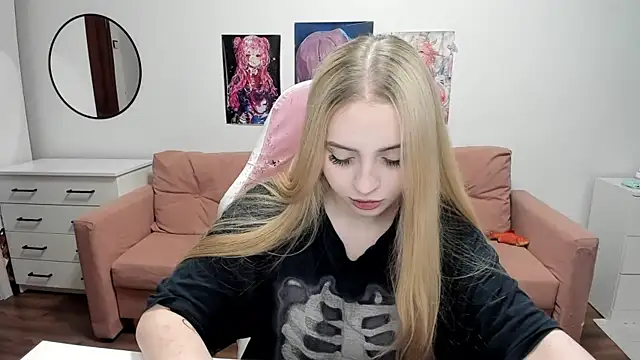 Snapshot of mistress_lain chatting on June 2026 02:37:02 PM mistress lain online show from June 2026 02:37:02 PM