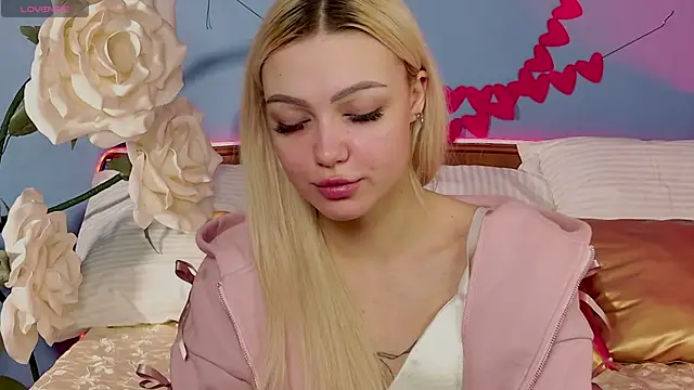 LinaLirian online show from March 2026 09:23:01 AM