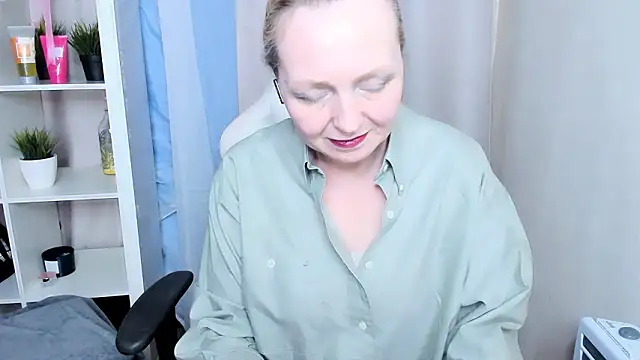 Karen Villis online show from February 2026 09:47:02 AM