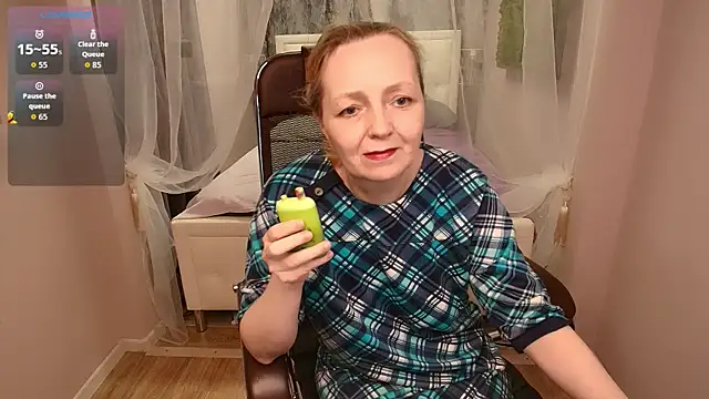 Karen Villis online show from April 2026 12:10:01 PM