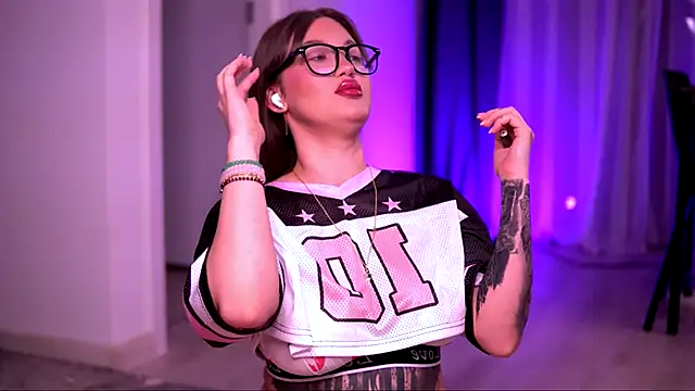 AryaDeluna online show from October 2025 11:01:02 PM