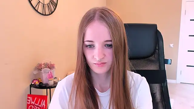 Snapshot of KateKayer chatting on October 2025 09:10:01 AM KateKayer online show from October 2025 09:10:01 AM