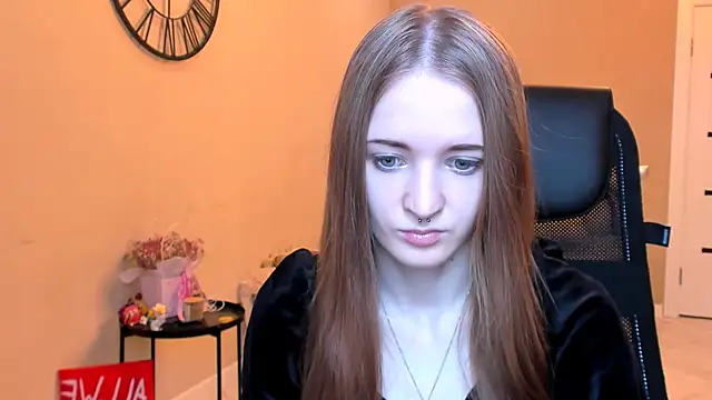 Snapshot of KateKayer chatting on November 2025 11:20:02 AM KateKayer online show from November 2025 11:20:02 AM