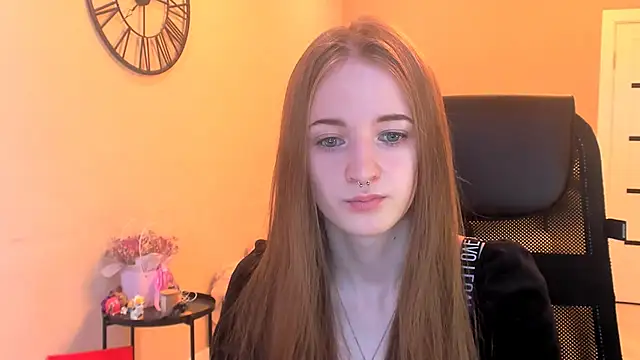 Snapshot of KateKayer chatting on November 2025 10:25:02 AM KateKayer online show from November 2025 10:25:02 AM