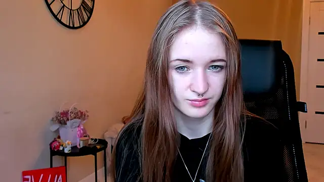Snapshot of KateKayer chatting on November 2025 11:25:02 AM KateKayer online show from November 2025 11:25:02 AM