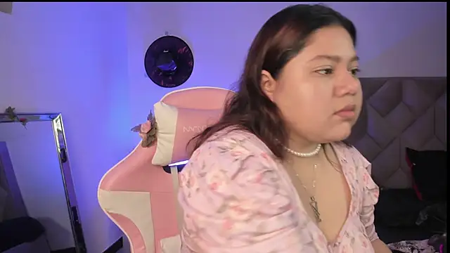 Snapshot of Paprika_ chatting on November 2025 06:18:01 PM Paprika online show from November 2025 06:18:01 PM