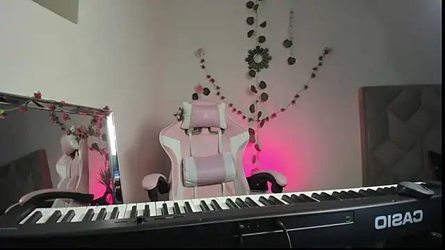 Snapshot of Paprika_ chatting on December 2025 07:43:01 PM Paprika online show from December 2025 07:43:01 PM