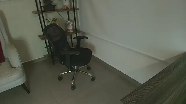 Snapshot of _Victoria_Collins chatting on July 2026 11:04:02 AM Victoria Collins online show from July 2026 11:04:02 AM