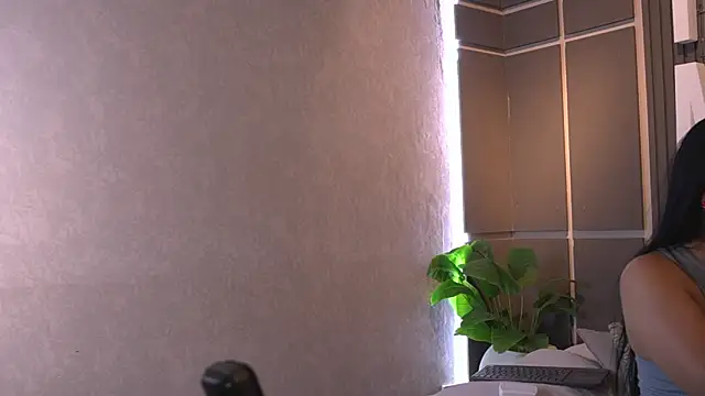 Snapshot of Susan_wall chatting on April 2026 01:50:02 PM Susan wall online show from April 2026 01:50:02 PM