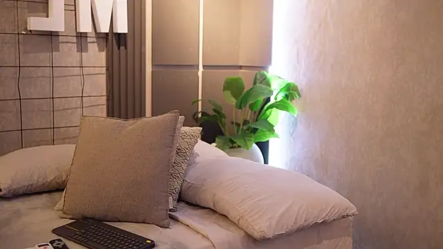 Snapshot of Susan_wall chatting on April 2026 01:51:02 PM Susan wall online show from April 2026 01:51:02 PM