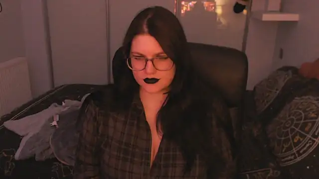 Snapshot of GothSuccubusBabe chatting on March 2026 09:10:01 PM GothSuccubusBabe online show from March 2026 09:10:01 PM