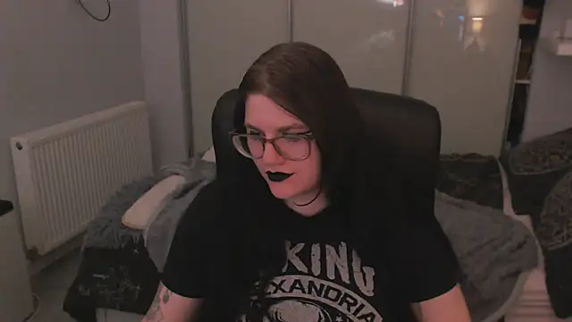 GothSuccubusBabe online show from June 2026 11:18:01 PM