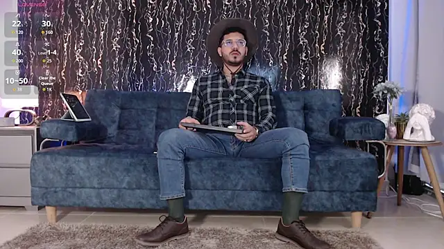 Snapshot of samuelcoopeer chatting on October 2025 01:14:01 PM samuelcoopeer online show from October 2025 01:14:01 PM