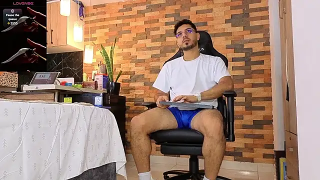 Snapshot of samuelcoopeer chatting on March 2026 12:45:01 PM samuelcoopeer online show from March 2026 12:45:01 PM