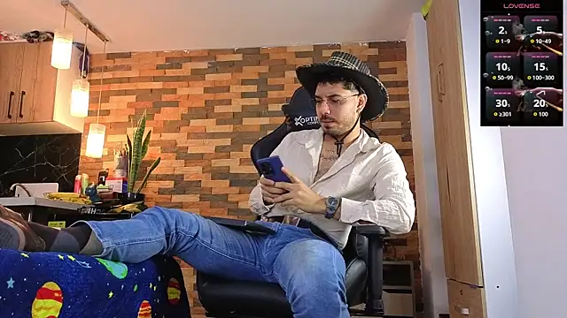 Snapshot of samuelcoopeer chatting on April 2026 04:52:02 PM samuelcoopeer online show from April 2026 04:52:02 PM